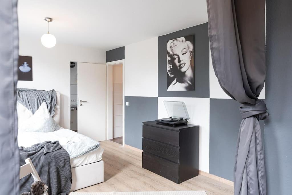 - Nice New York Apartment In The Heart Of Duisburg - Betten & Sofa - 5 Mins Central Station Hbf - Big Tv & Wifi - 外观 照片