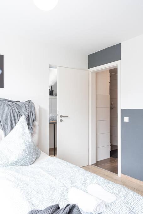 - Nice New York Apartment In The Heart Of Duisburg - Betten & Sofa - 5 Mins Central Station Hbf - Big Tv & Wifi - 外观 照片